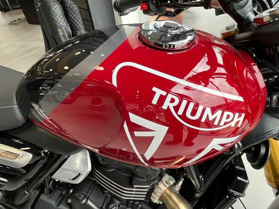 TRIUMPH SPEED 400 